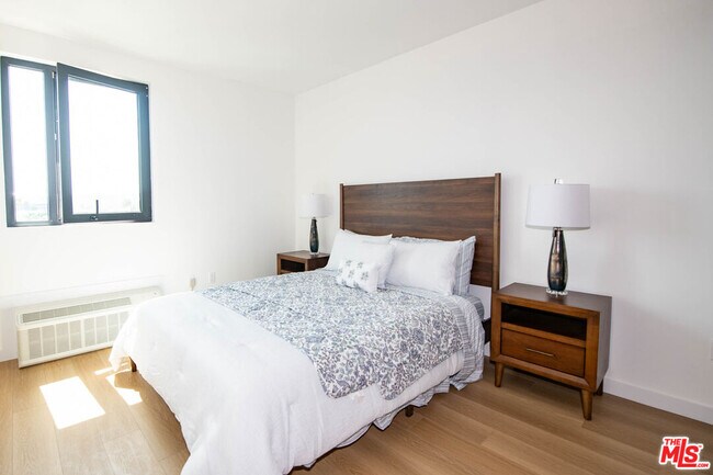 Building Photo - 2853 West Blvd