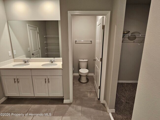 Building Photo - 2353 Glenridge Dr