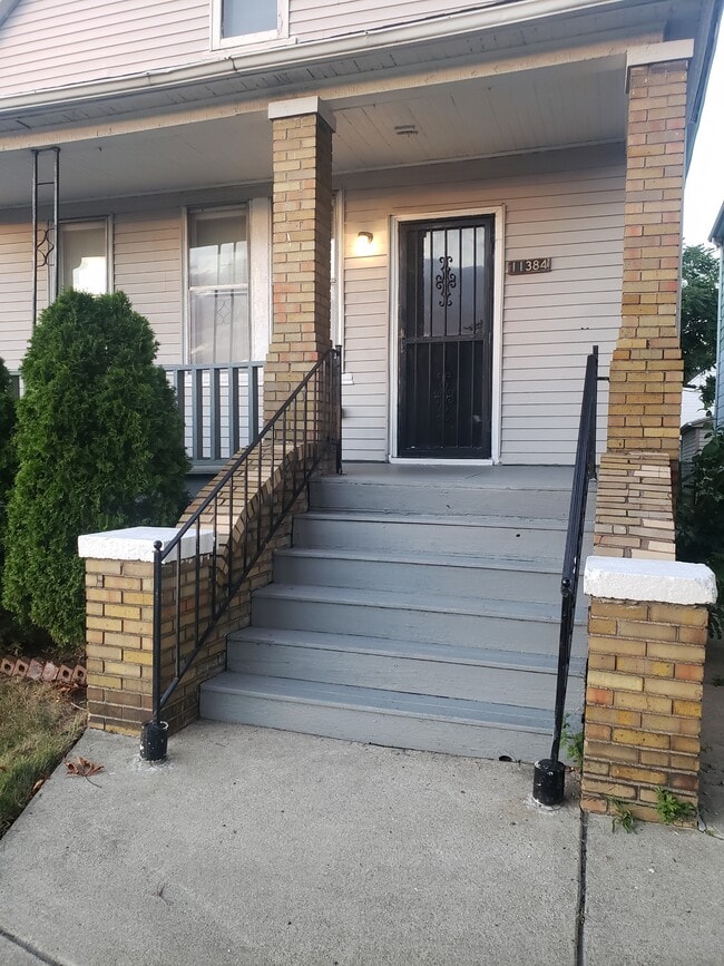 Building Photo - 11384 Nagel St