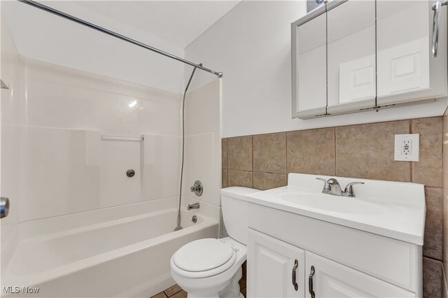Building Photo - 15922 Eleanore Dr