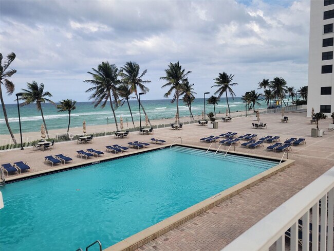 Building Photo - 2401 S Ocean Dr