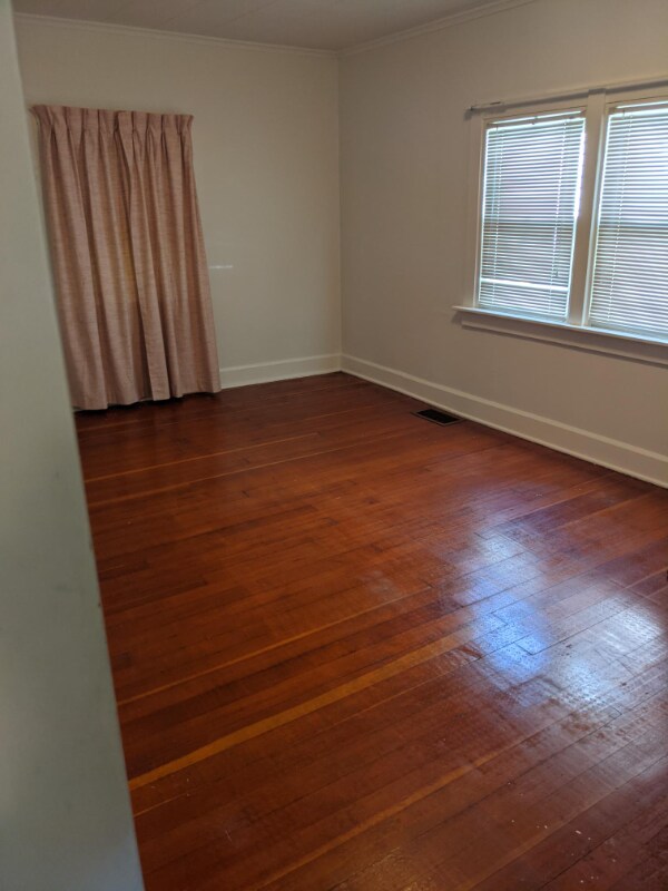 Building Photo - 613 Rundell St