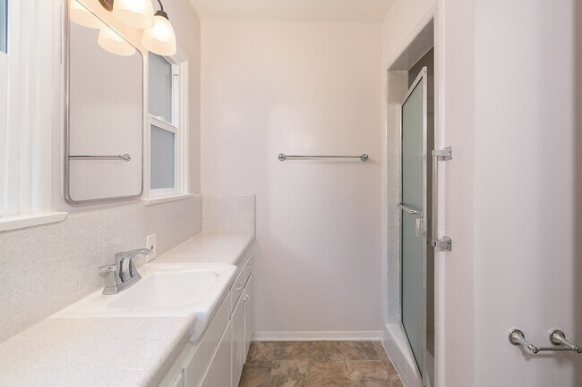 Building Photo - Beautiful 3bed 2ba House for rent!