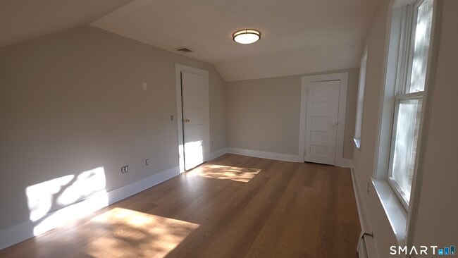 Building Photo - 387 Mixville Rd