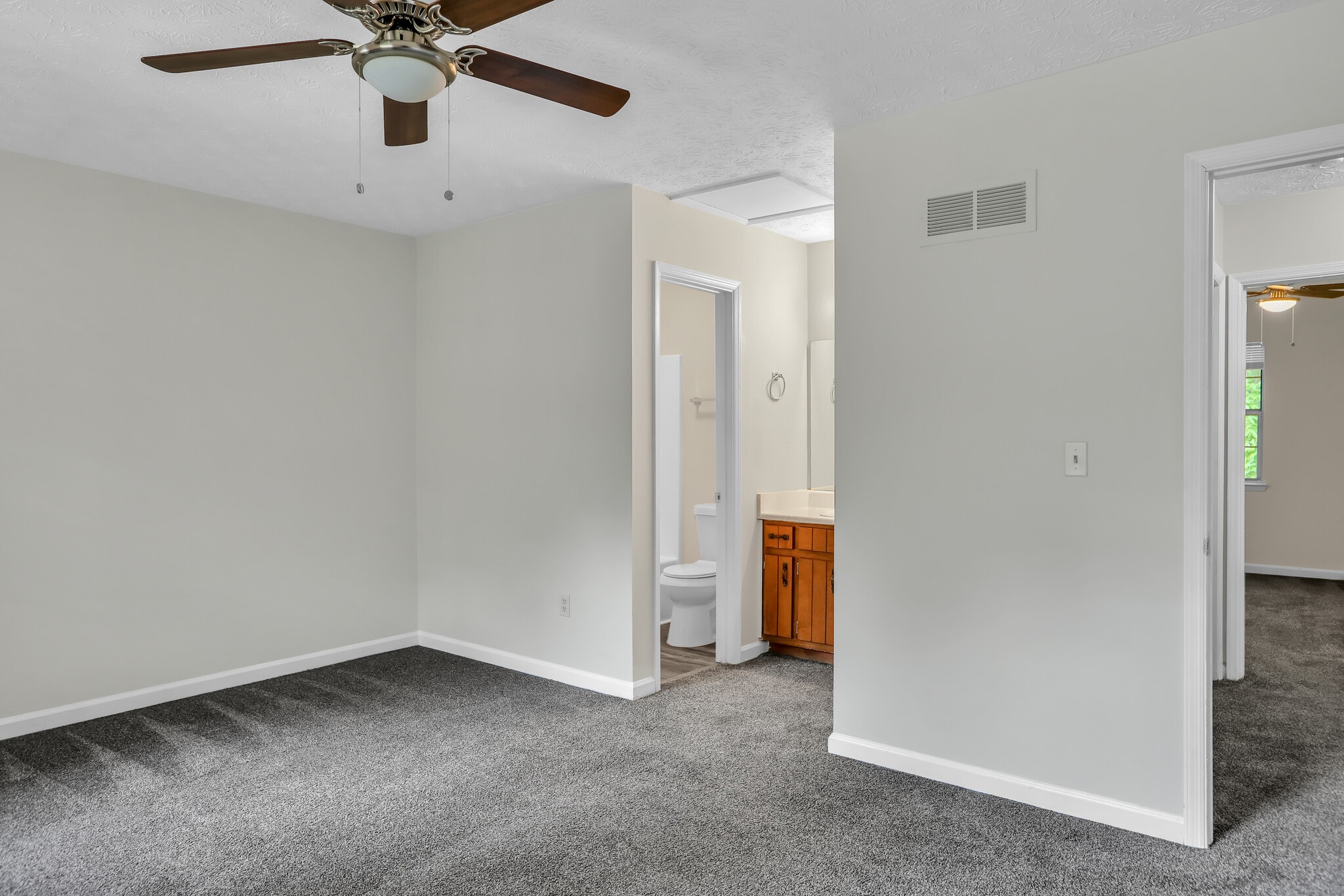 Building Photo - 5795 Sheldon Ct