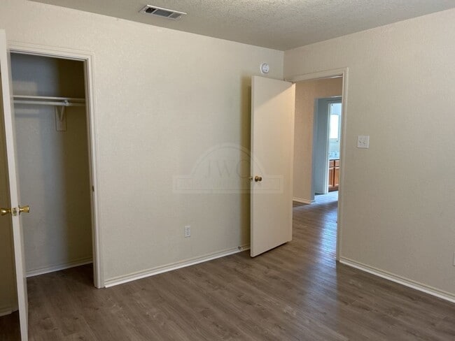 Building Photo - 2303 Gallop Dr