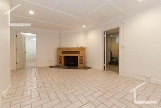 Building Photo - 35 Bentley St