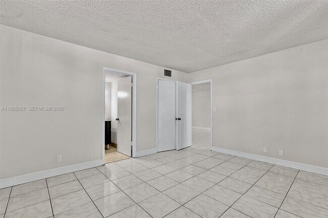 Building Photo - 1830 Dixieana St