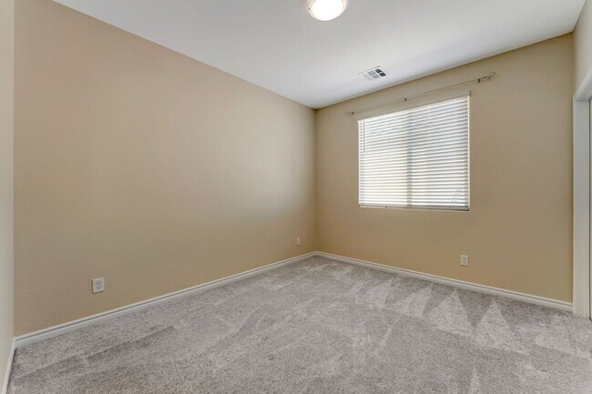 Building Photo - 4136 Midnight Crest Ave