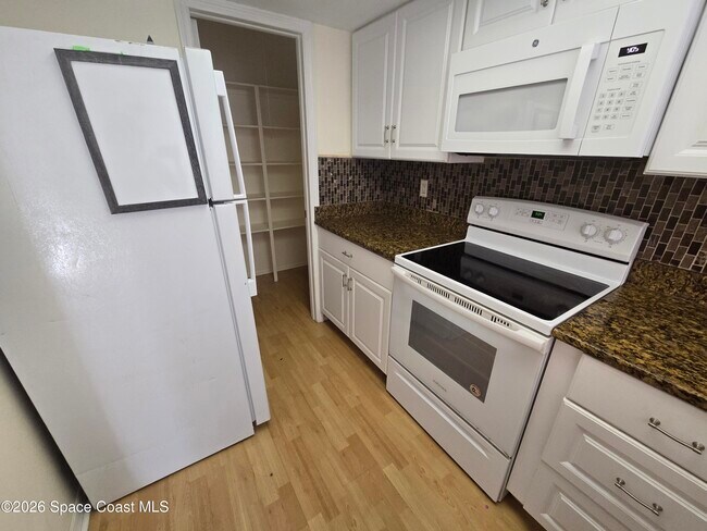 Building Photo - 505 Landings Way