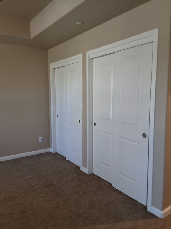 Building Photo - 2204 Estes Rd