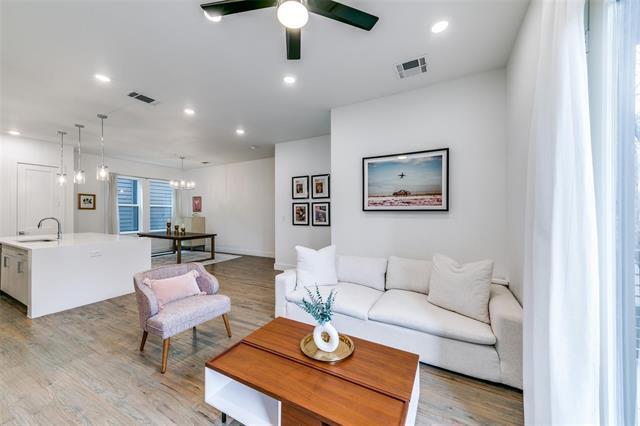 Building Photo - 4205 Roseland Ave