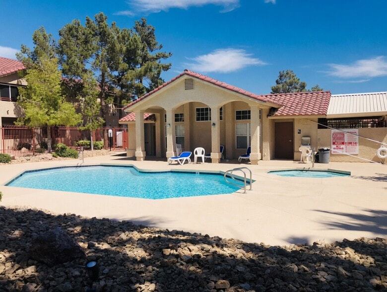 Building Photo - 520 Arrowhead Trl