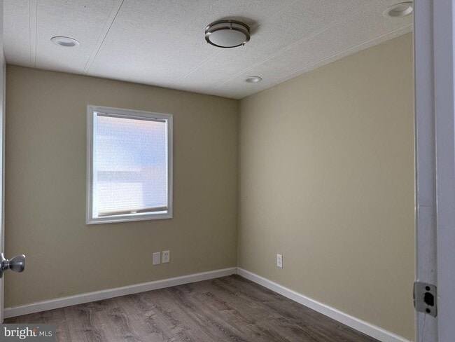 Building Photo - 27115 Barkantine Dr