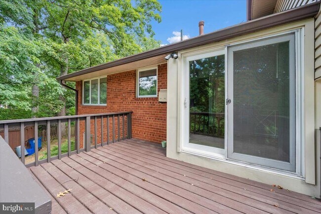 Building Photo - 9202 Wilmett Ct