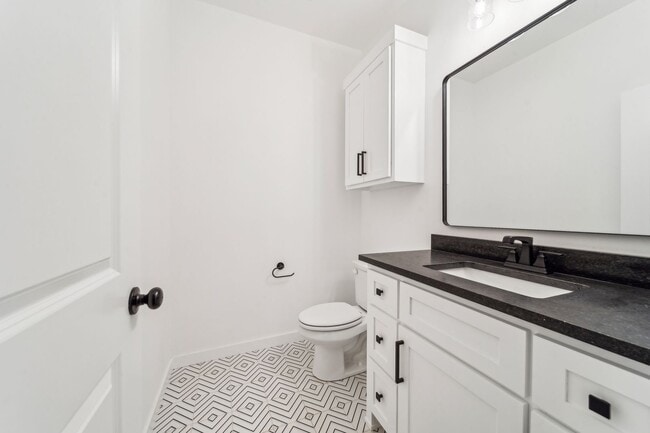 Building Photo - Spacious Home Minutes from Aspen Creek Elementary & Elam Park!