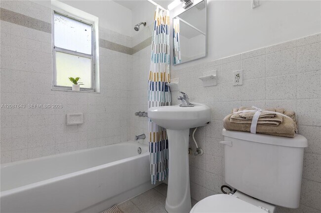 Building Photo - 180 NE 68th St