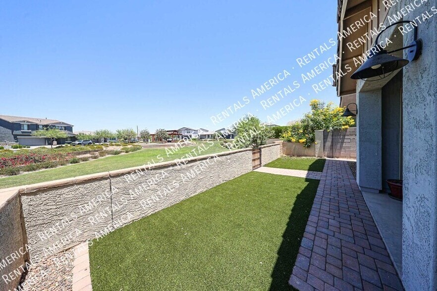 Building Photo - 9436 E Supernova Dr