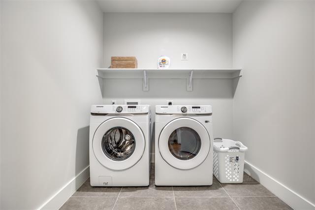 Building Photo - 8119 Douglas Ave