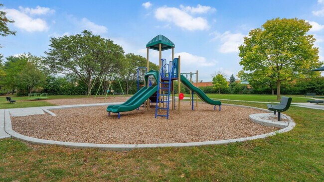 Building Photo - 6340 Americana Dr