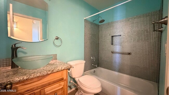 Building Photo - 1381 S Yucca Pl