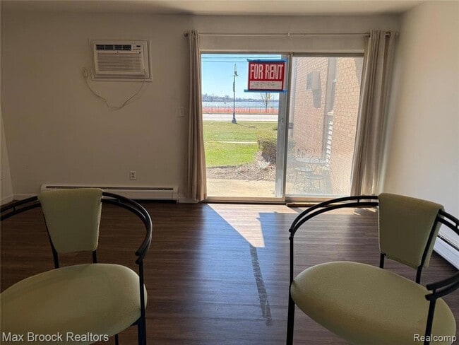 Building Photo - 1673 Cass Lake Rd