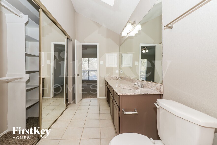 Building Photo - 9310 Westacre Pl