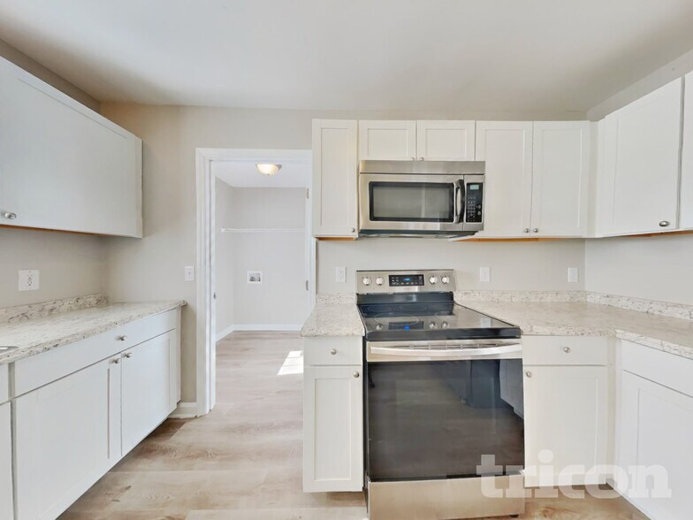 Building Photo - 112 Glengariff Ln