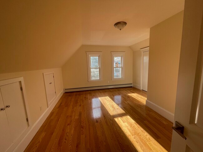 Building Photo - 9 Crocker St