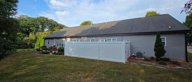 Building Photo - 335 Shallowford Reserve Dr
