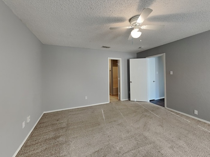 Building Photo - 5717 Heatherglen Terrace