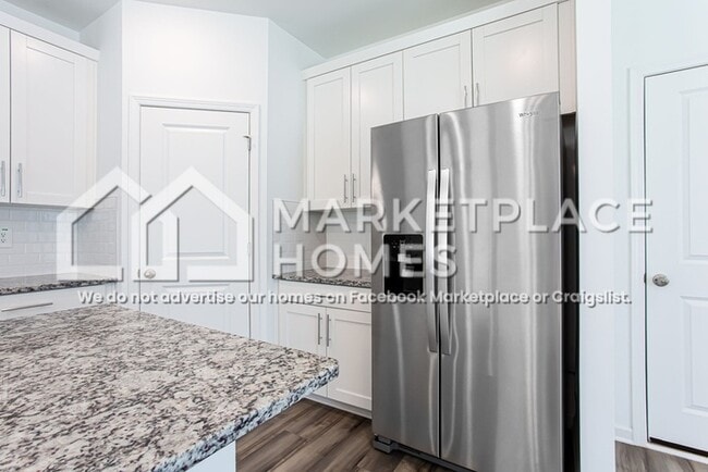 Building Photo - 120 Harpy Dr
