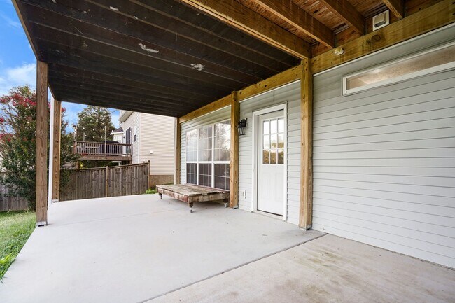 Building Photo - 114 Waters Edge Ln