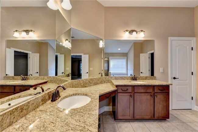 Building Photo - 3709 Union Park Dr