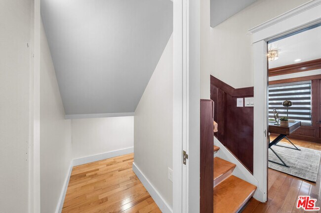 Building Photo - 1728 N Van Ness Ave