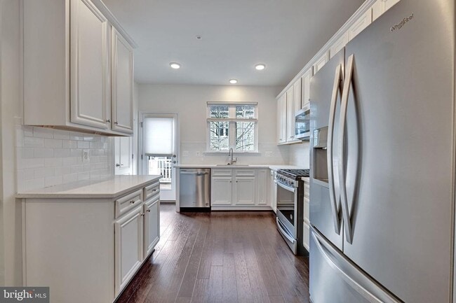 Building Photo - 2732 Wessex Cir