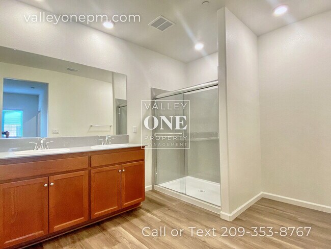 Building Photo - COMING SOON! 4 bedroom, 3 bath, pet-friendly NEWER HOME with Solar