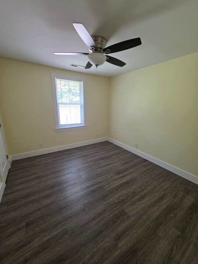 Building Photo - 3112 Keeling Ave