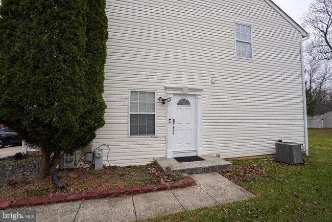 Building Photo - 5636 Gwynndale Ave