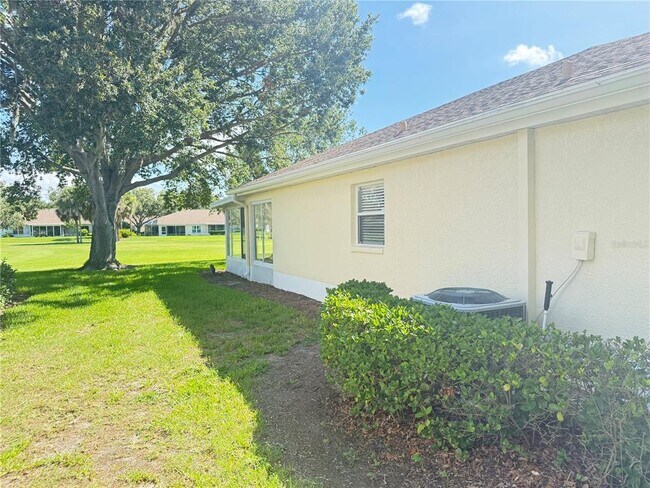 Building Photo - 2217 Brookfield Greens Cir