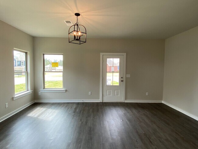Building Photo - 130 Ridgeview Cir
