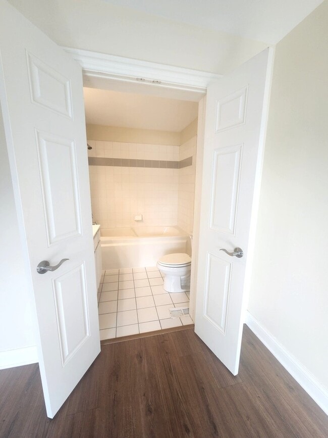 Building Photo - 43 Foxcroft Rd