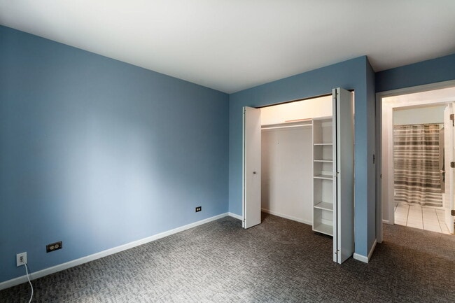 Building Photo - 741 Acorn Ct