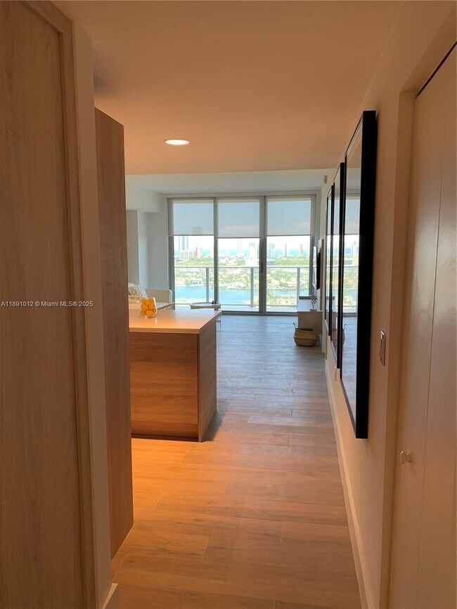Building Photo - 16385 Biscayne Blvd
