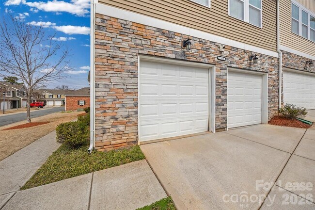 Building Photo - 7333 Adare Mews Rd