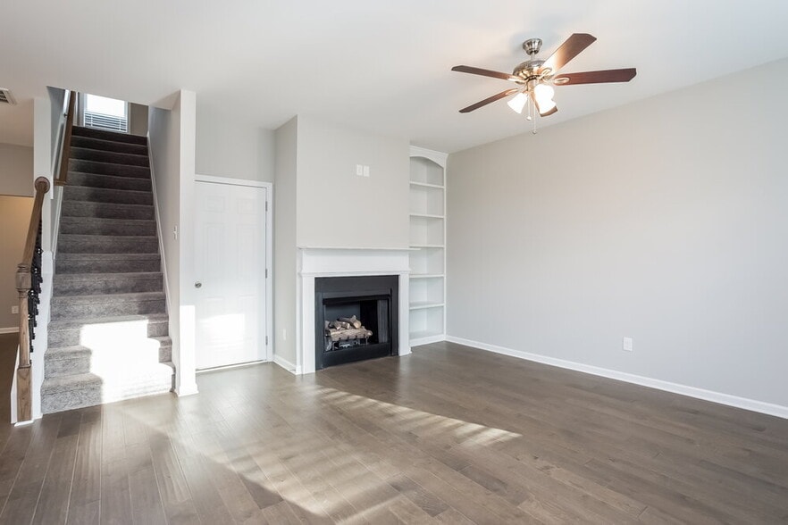 Building Photo - 395 Crawford Pkwy