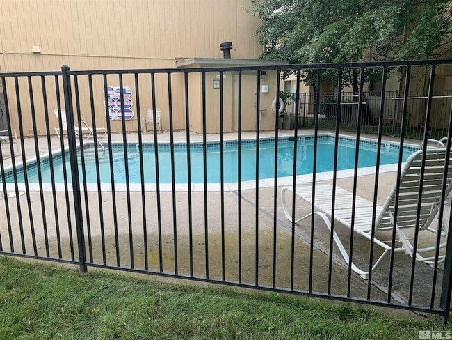 Building Photo - 2300 Dickerson Rd