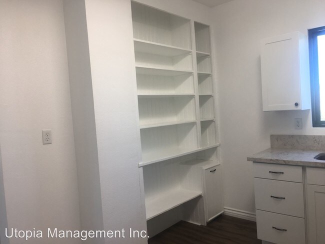 Building Photo - 1990 Ocean View Blvd