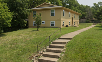 Building Photo - 850 Highland Dr