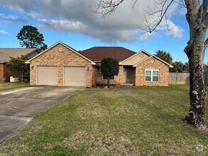 Building Photo - Pensacola - Chevalier - 3 Bedroom, 2 Bathroom